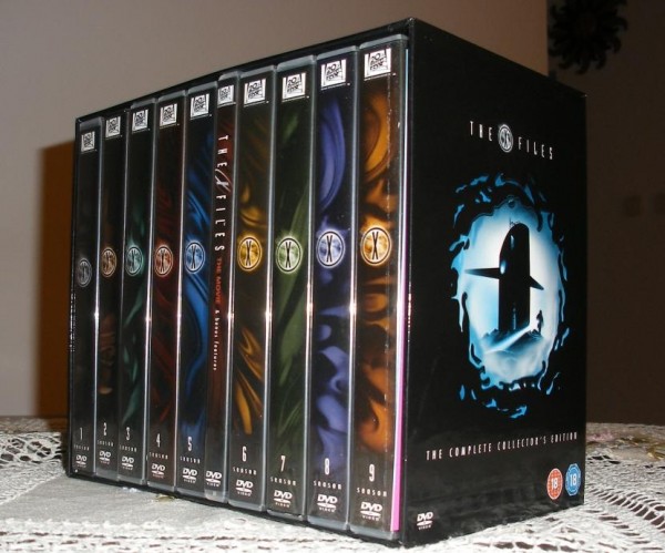 The X Files - The Complete Collector's Edition - zawartość pudełka